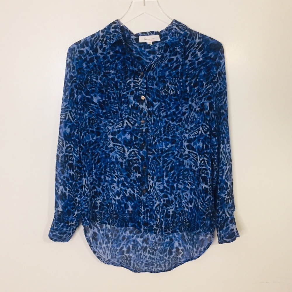 Two by Vince Camuto blue leopard print blouse